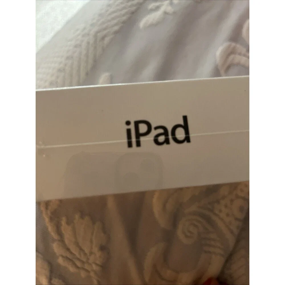 Factory Sealed Apple iPad 4th Gen A1458 16GB Wi-Fi White MD513LL/A NEW